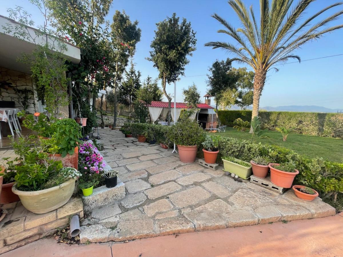 Casa Vacanze SantʼAntìoco Exterior foto