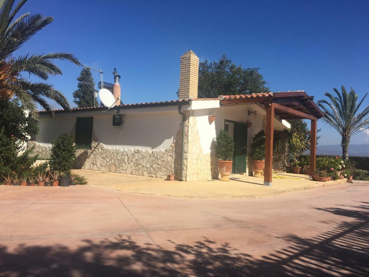 Casa Vacanze SantʼAntìoco Exterior foto