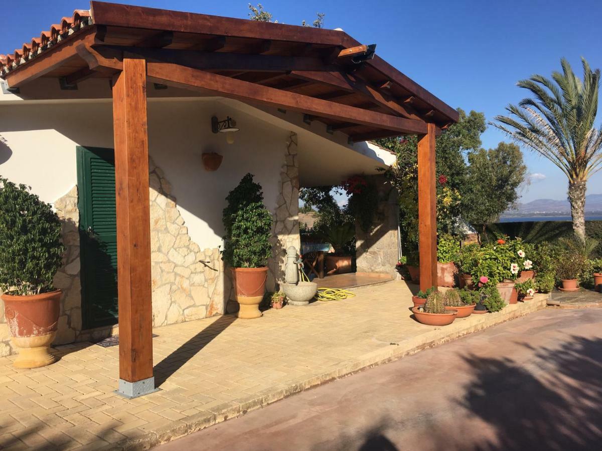Casa Vacanze SantʼAntìoco Exterior foto